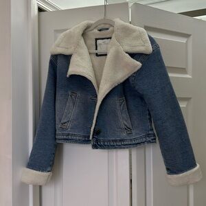 jean jacket with sherpa inside from hollister size small
